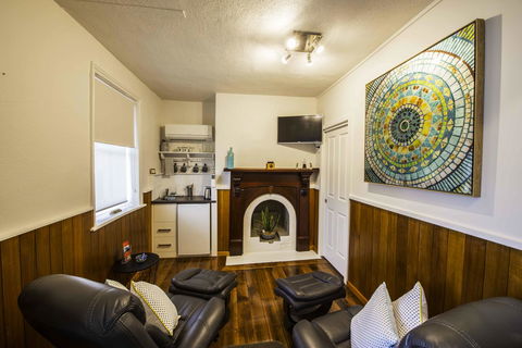 Touchwood Cottages - Yamba Accommodation 9