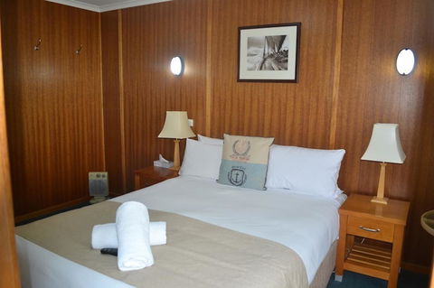 Point Lonsdale Guest House - Yamba Accommodation 6