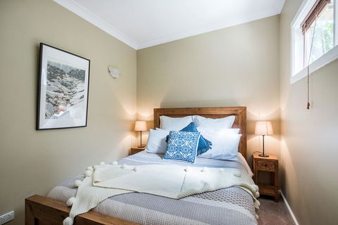 Avalon House - Yamba Accommodation 11
