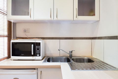 Avalon House - Yamba Accommodation 12