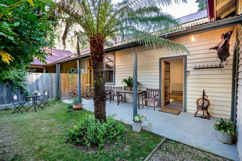 Avalon House - Yamba Accommodation 22