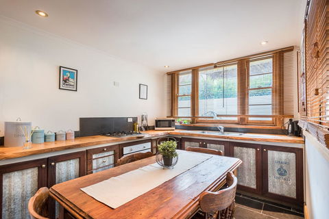 Avalon House - Yamba Accommodation 40