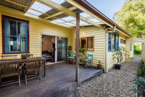 Avalon House - Yamba Accommodation 9