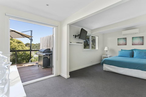 Front Beach House - Yamba Accommodation 17