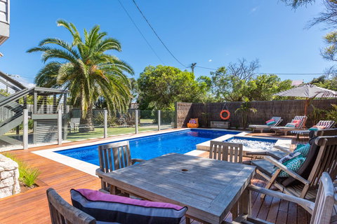 Front Beach House - Yamba Accommodation 9