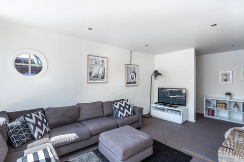 Front Beach House - Yamba Accommodation 10