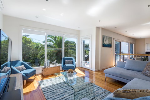 Front Beach House - Yamba Accommodation 1