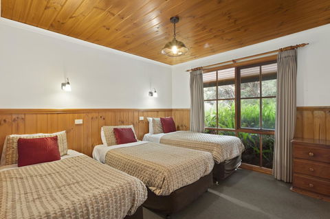 Apollo Bay Cottages - Yamba Accommodation 3