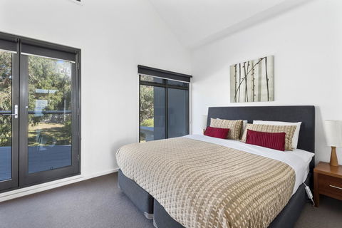 Apollo Bay Cottages - Yamba Accommodation 9
