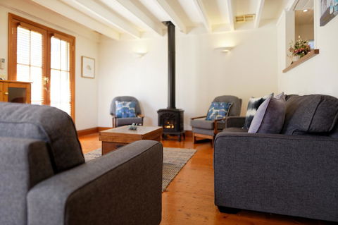 54 On Bank - Yamba Accommodation 4