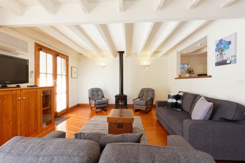 54 On Bank - Yamba Accommodation 5