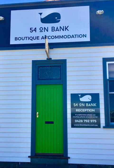 54 On Bank - Yamba Accommodation 1