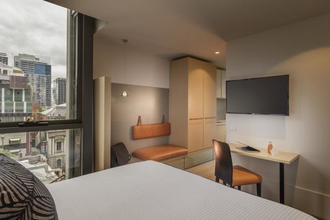 Brady Hotels Central Melbourne - Yamba Accommodation 5