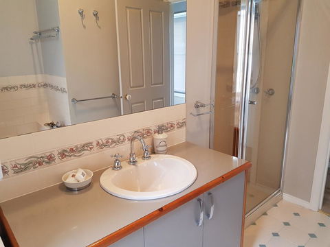 Oxford Rise Apartment - Yamba Accommodation 11