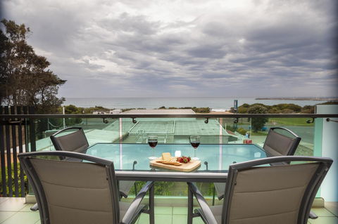 The Dolphin Apartments - Yamba Accommodation 4