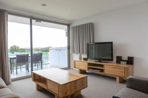 The Dolphin Apartments - Yamba Accommodation 18