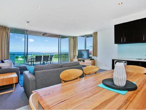 The Dolphin Apartments - Yamba Accommodation 15