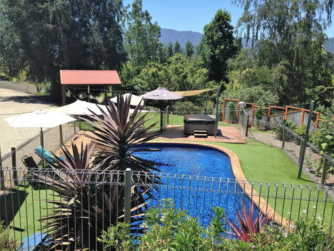 Snow View Holiday Units - Yamba Accommodation 8