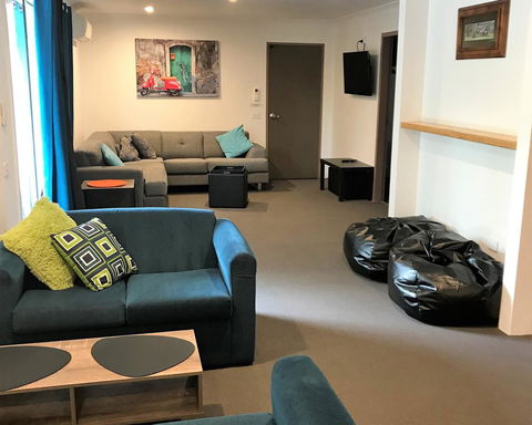 Snow View Holiday Units - Yamba Accommodation 12