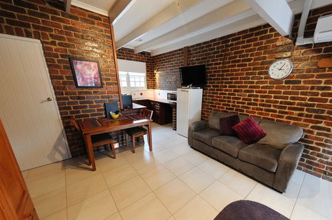 Greenvale Holiday Units - Yamba Accommodation 7