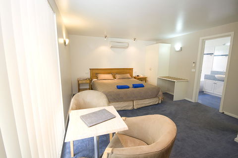 Anchorage Motel & Villas Lorne - Yamba Accommodation 9