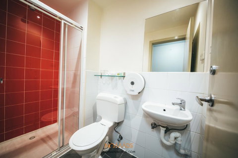 Nomads Melbourne Backpackers - Yamba Accommodation 17