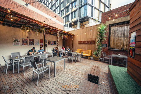 Nomads Melbourne Backpackers - Yamba Accommodation 6