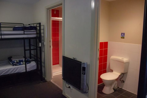 Nomads Melbourne Backpackers - Yamba Accommodation 42