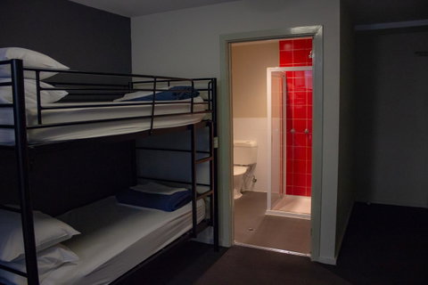 Nomads Melbourne Backpackers - Yamba Accommodation 36