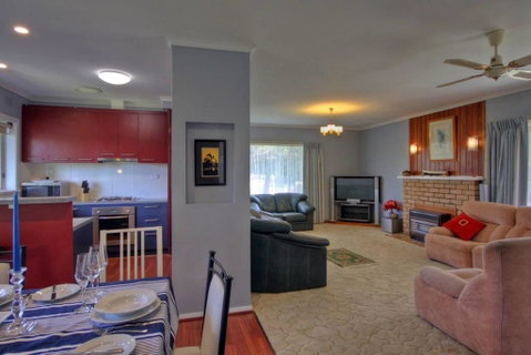 Jacaranda House - Yamba Accommodation 2