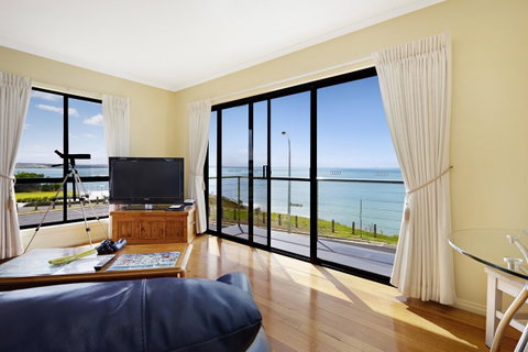 Clifftop Apartments Portland Vic - Yamba Accommodation 5