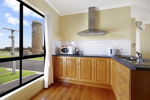 Clifftop Apartments Portland Vic - Yamba Accommodation 10
