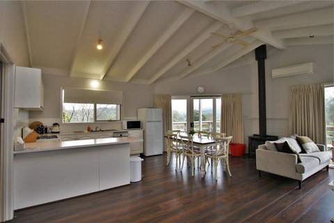 Hamptons In Healesville - Yamba Accommodation 3