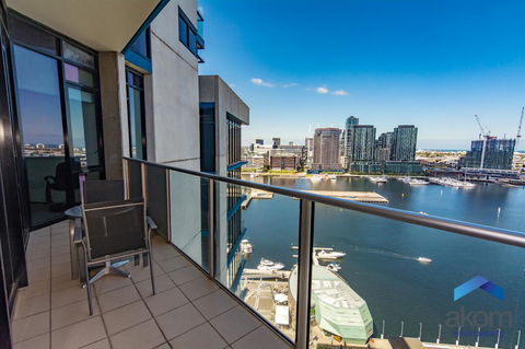 AKOM AT Docklands - Yamba Accommodation 6
