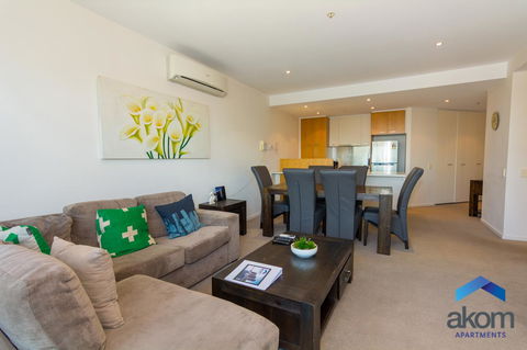 AKOM AT Docklands - Yamba Accommodation 7