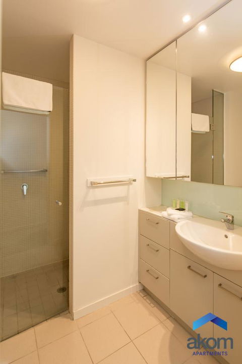 AKOM AT Docklands - Yamba Accommodation 9