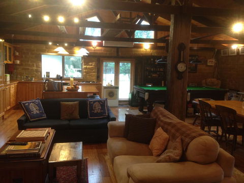 Mud Hollow Barn - Yamba Accommodation 10