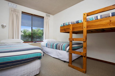 Eastern Beach Holiday Units - Yamba Accommodation 6