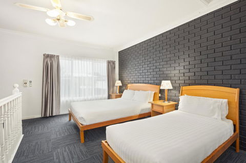 The International Motel Apollo Bay - Yamba Accommodation 9