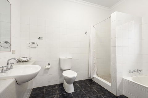 The International Motel Apollo Bay - Yamba Accommodation 11