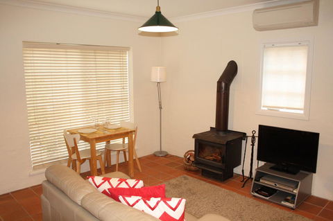 Merrimeet Cottages - Yamba Accommodation 24
