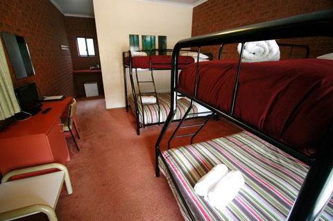 The Harrietville Snowline Hotel - Yamba Accommodation 4