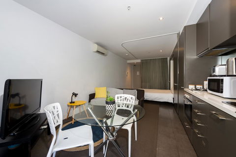 Amazing Accommodations : South Yarra - Yamba Accommodation 16
