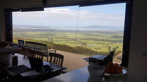 One Tree Hill Wilson Prom And Ocean Views - Yamba Accommodation 0