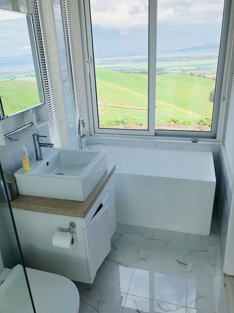 One Tree Hill Wilson Prom And Ocean Views - Yamba Accommodation 38