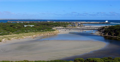 Sea Shells On Banyan Apartment - Yamba Accommodation 16
