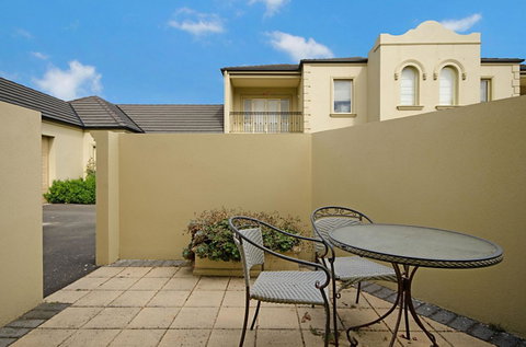 Sea Shells On Banyan Apartment - Yamba Accommodation 8