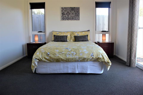 Tamara Temptation - Yamba Accommodation 10