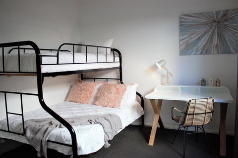 Tamara Temptation - Yamba Accommodation 14