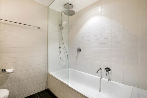 Stylish Apartment In Unique Church Development - Yamba Accommodation 11
